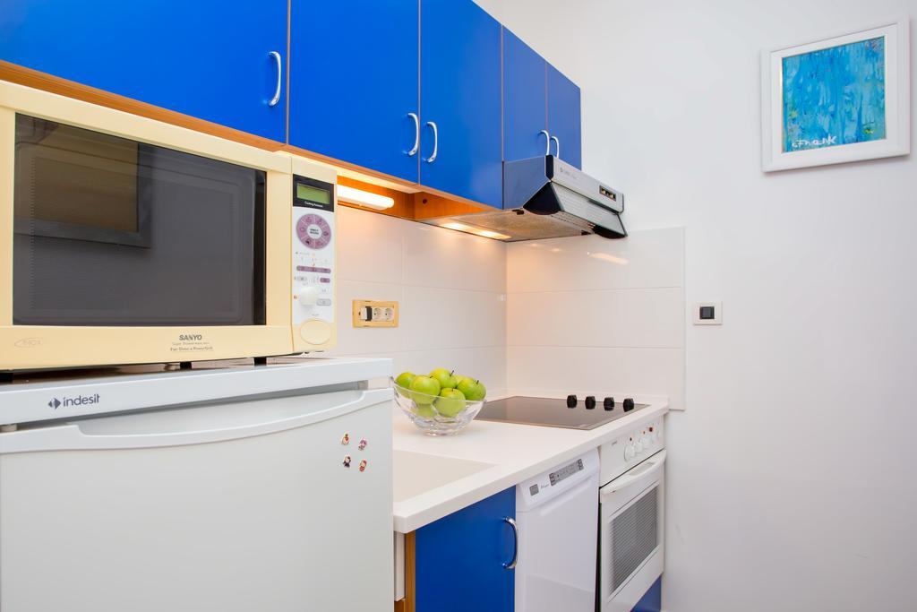 Apartment Zlatica By El-Pi Tours Malinska Buitenkant foto